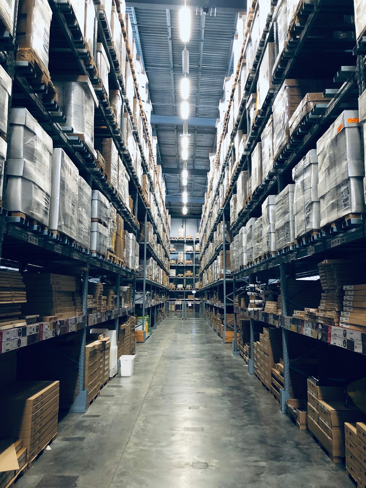 Warehouse fulfilment and parcel packing